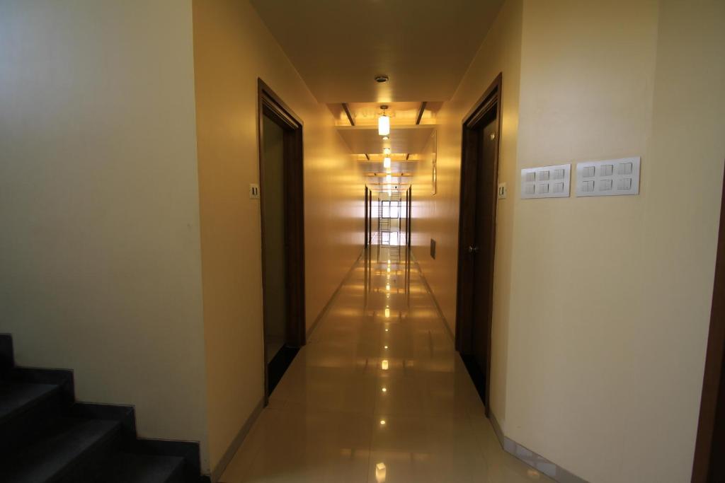 Hotel Sai Smaran Shirdi Esterno foto
