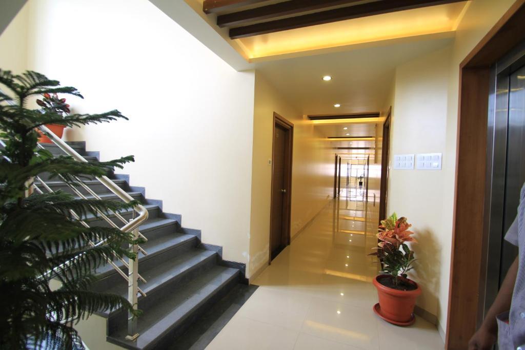 Hotel Sai Smaran Shirdi Esterno foto